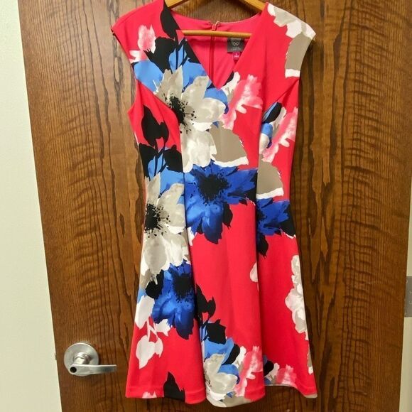 VINCE Camuto pink floral v neck‎ fit and flare midi dress - Picture 1 of 6